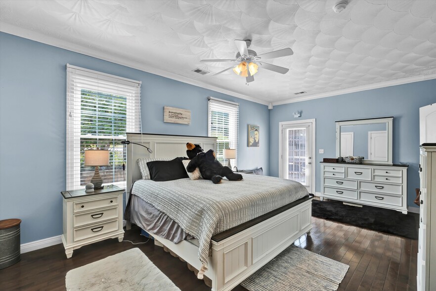 More Photos Of 110 Holy Cross Rd, Loretto Hospitality For Sale