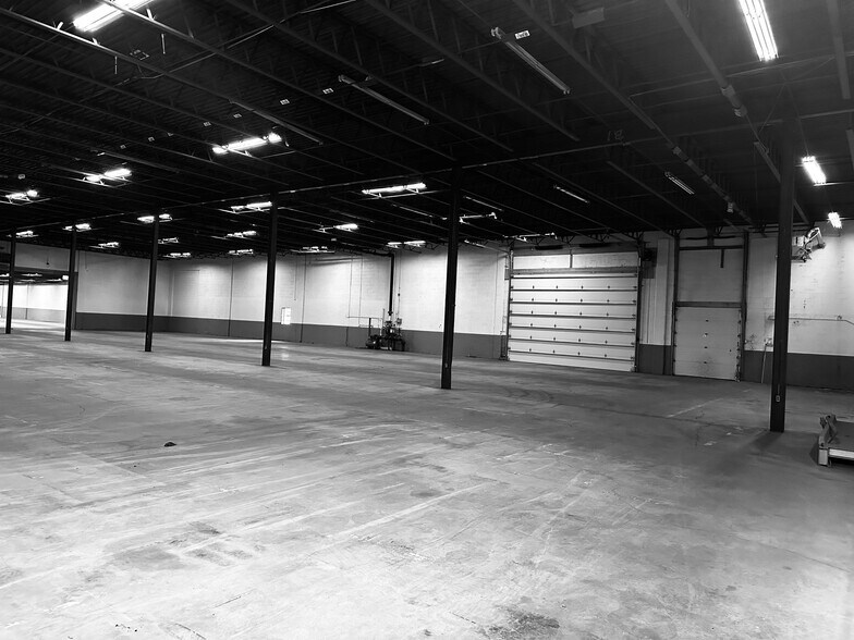 More Photos Of 100 Oakdale Rd, Johnson City Warehouse For Lease