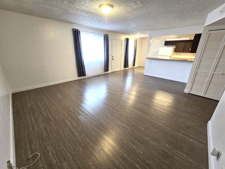 More Photos Of , Las Vegas Multifamily For Sale