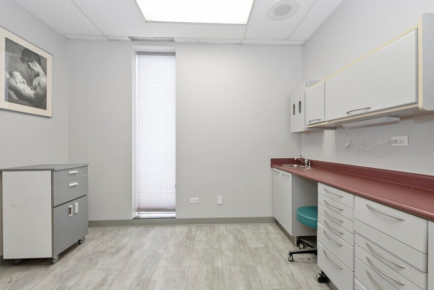 More Photos Of 500 Ashland Ave, Chicago Heights Medical For Sale