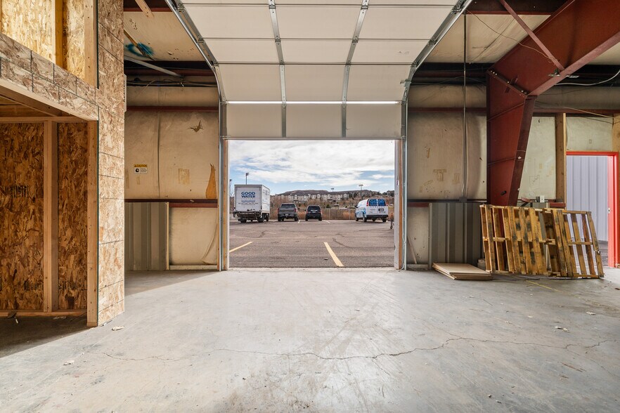 More Photos Of 607 N Gilbert St, Castle Rock Industrial For Sale