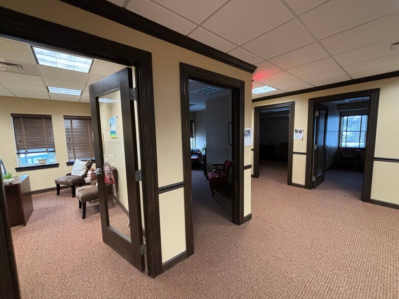 More Photos Of 90-100 Central St, Holliston Storefront Retail Office For Lease