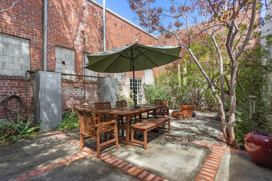 More Photos Of 1312 S Pacific Ave, San Pedro General Retail For Sale