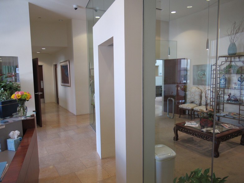 More Photos Of 187 Avenida La Pata, San Clemente Light Manufacturing For Sale