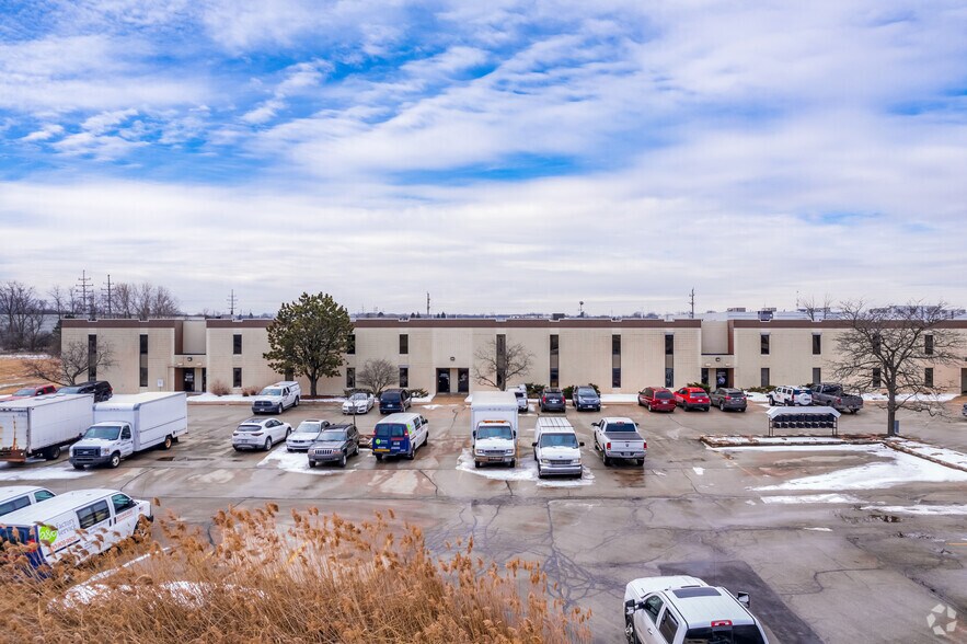 More Photos Of 16255-16351 W Lincoln Ave, New Berlin Warehouse For Lease