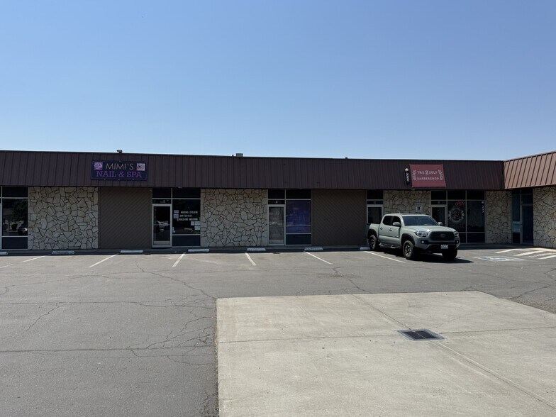 More Photos Of 680 South Ave, Gustine General Retail For Lease