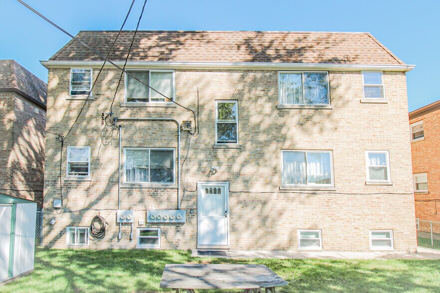 More Photos Of 6667-6669 W Devon Ave, Chicago Apartments For Sale