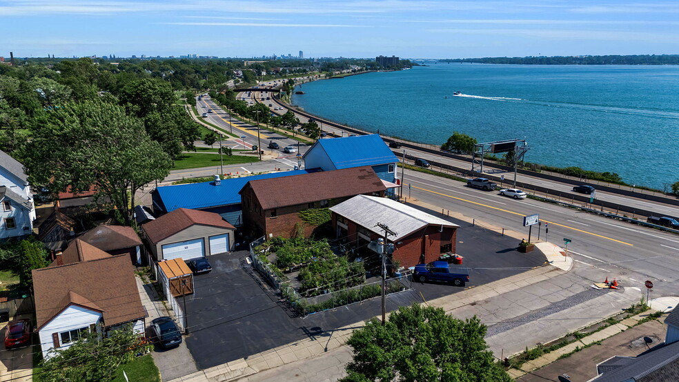 More Photos Of 2809 River Rd, Buffalo Flex For Sale