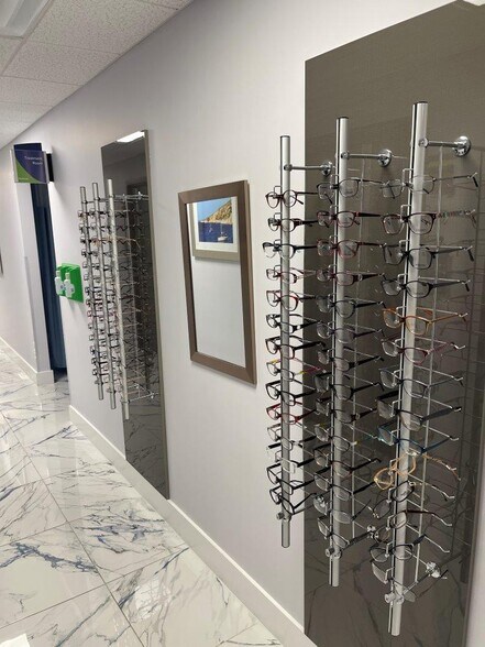 More Photos Of 493 Semoran Blvd, Casselberry Medical For Lease
