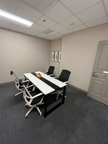 More Photos Of 201 S Grove Ave, Barrington Office For Lease