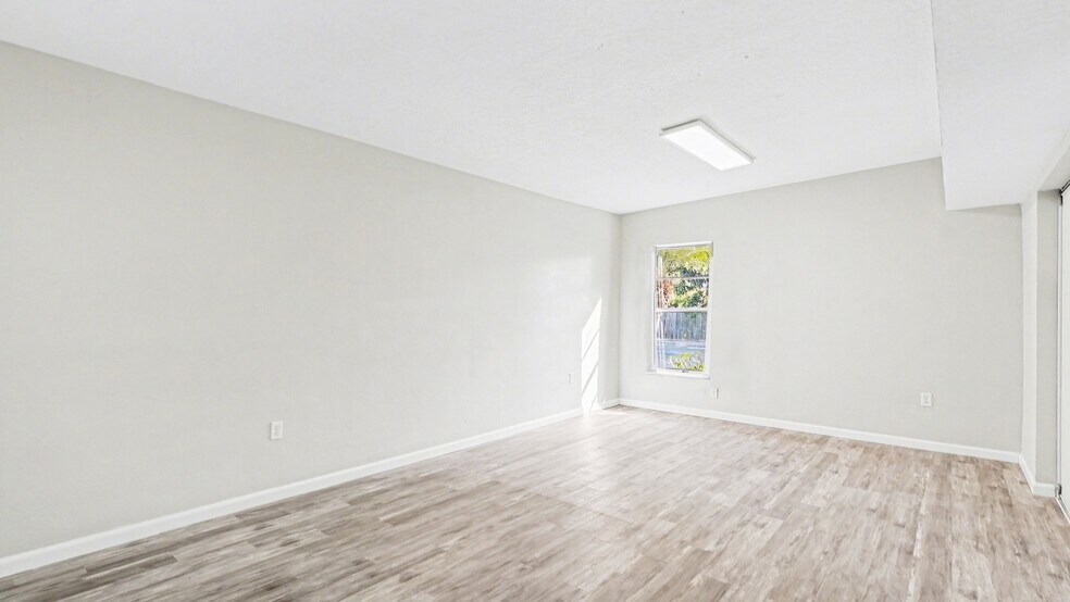 More Photos Of 1313 Croton Rd, Melbourne Office Residential For Lease