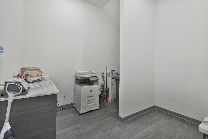 More Photos Of 11821 FM 1488, Magnolia Medical For Sale