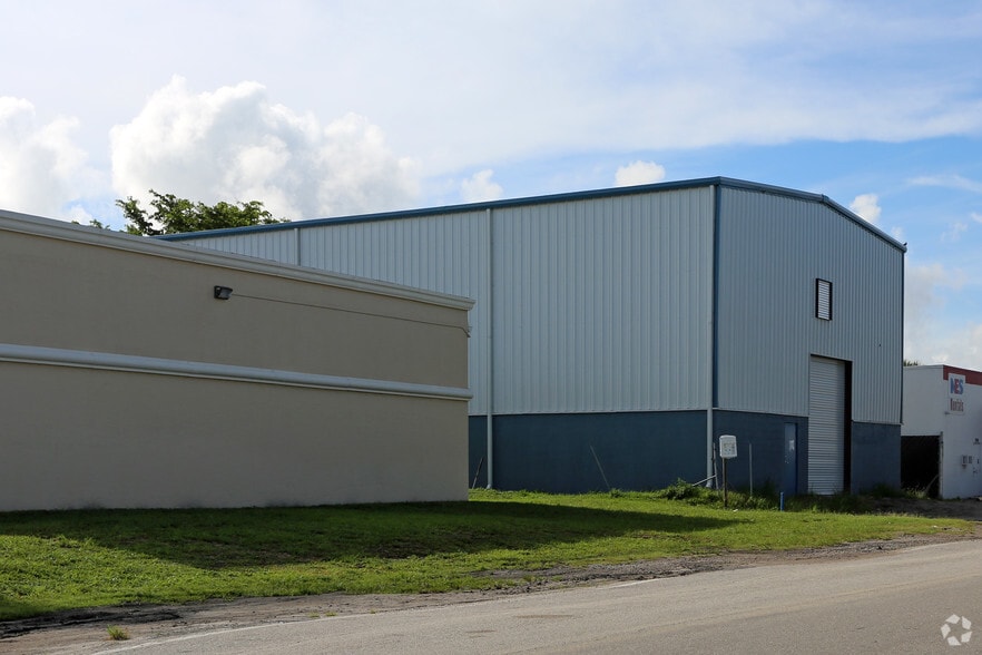 More Photos Of 2132 Indian Rd, West Palm Beach Warehouse For Sale