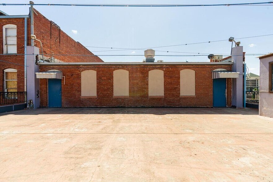 More Photos Of 15 E California Ave, Oklahoma City Restaurant For Sale