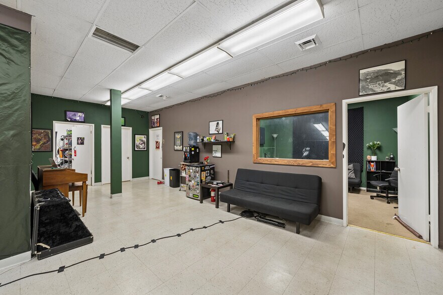 More Photos Of 1320 E Imperial Ave, El Segundo Loft Creative Space For Sale