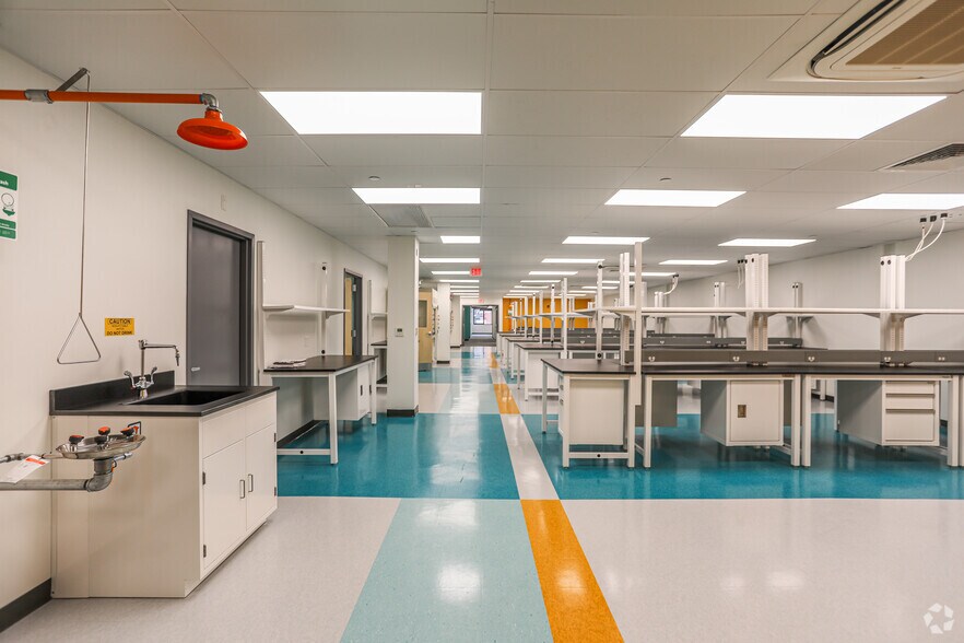 More Photos Of 25-29 Needham St, Newton Office For Lease