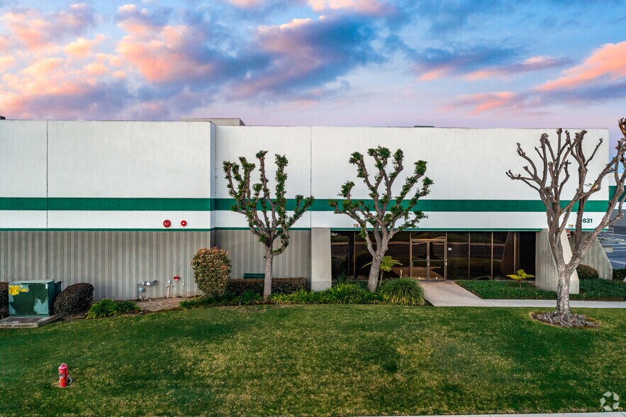 More Photos Of 19831 Magellan Dr, Torrance Warehouse For Lease