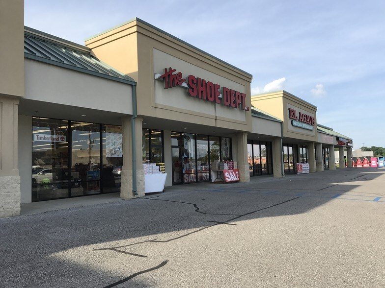 More Photos Of 5647 Main St, Zachary Unknown For Lease