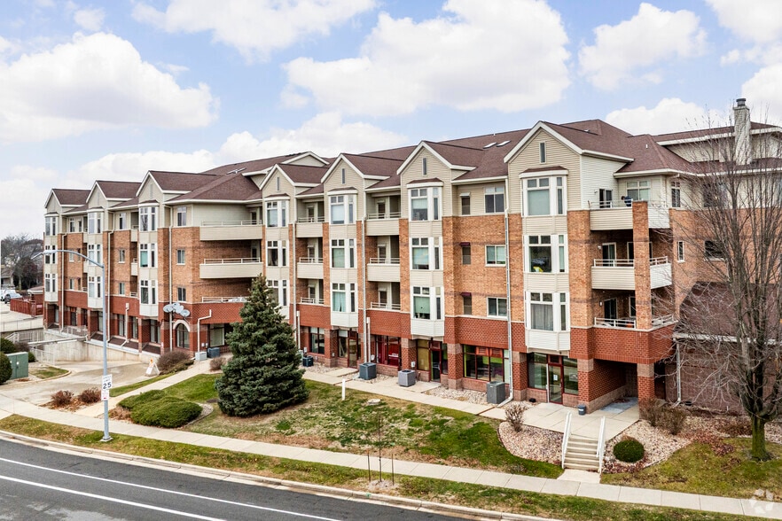 Primary Photo Of 302-376 Junction Rd, Madison Apartments For Lease