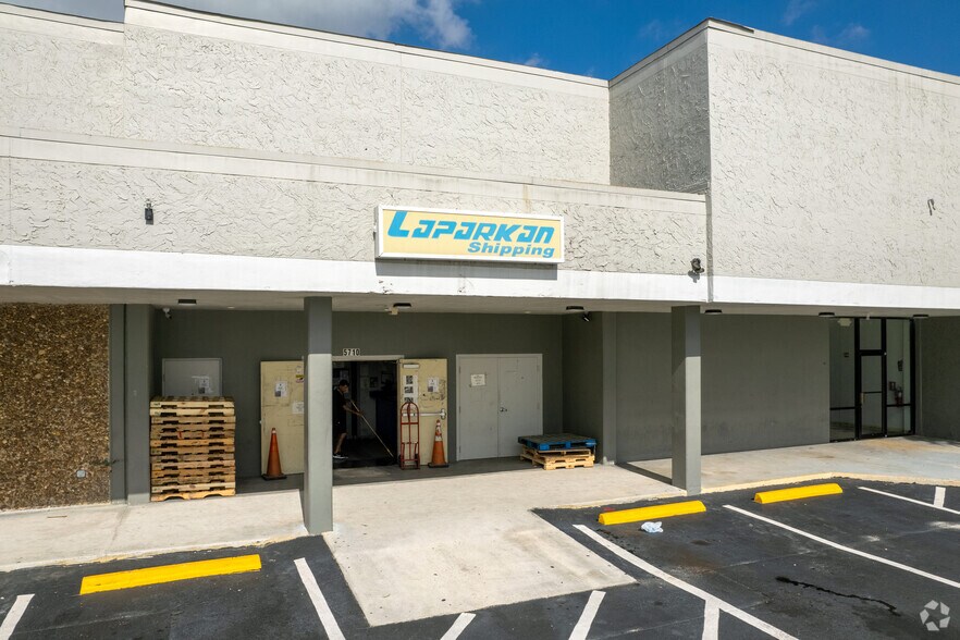 More Photos Of 5880 W Oakland Park Blvd, Lauderhill Unknown For Lease