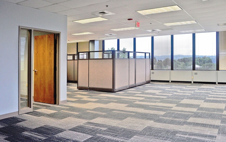 More Photos Of 1000 Gamma Dr, Pittsburgh Office For Sale