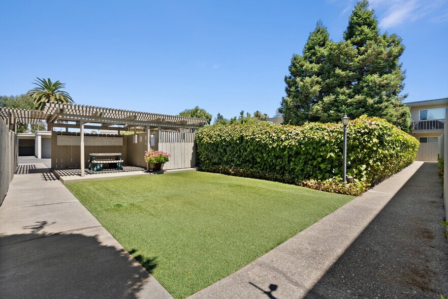 More Photos Of 3515 Chestnut Ave, Concord Apartments For Sale