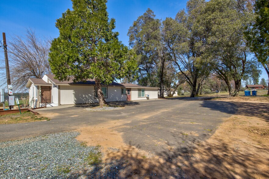 More Photos Of 7449 Fairplay Rd, Somerset Specialty For Sale