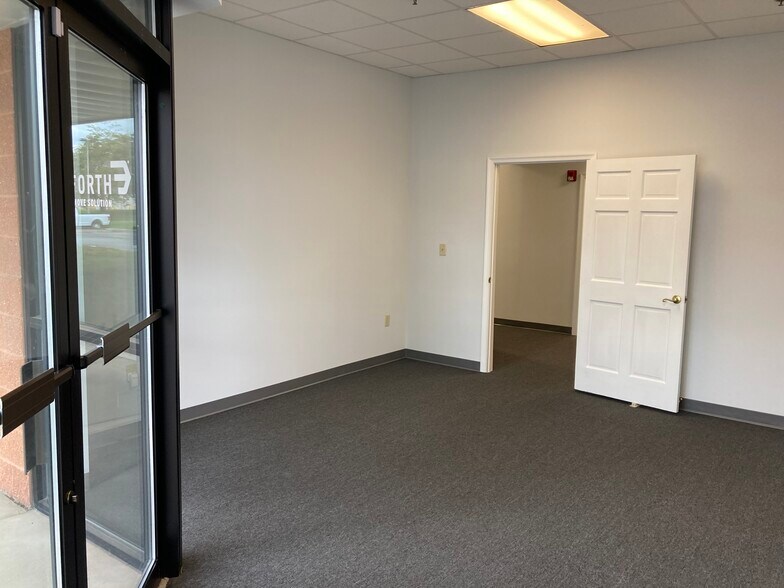 More Photos Of 360 Steel Way, Lancaster Warehouse For Lease