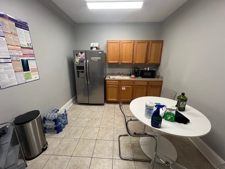 More Photos Of 9310 Old Kings Rd S, Jacksonville Office For Lease