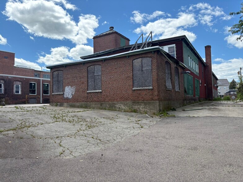 More Photos Of 565 N Main St, Woonsocket Warehouse For Sale