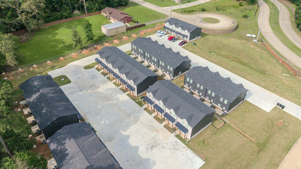 More Photos Of 6702 University Ave, Texarkana Apartments For Sale