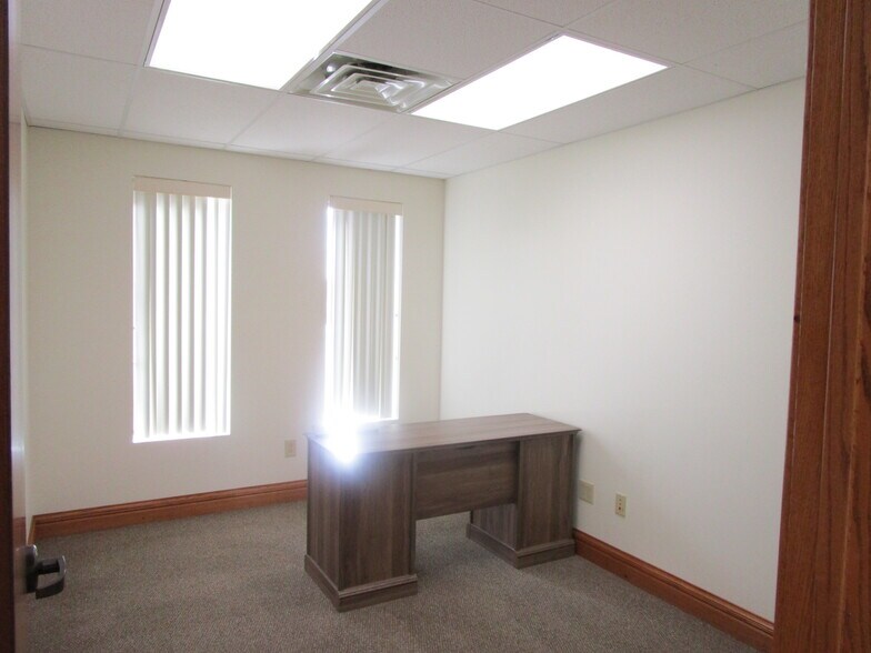 More Photos Of 1807 E Mary St, Garden City Office For Lease