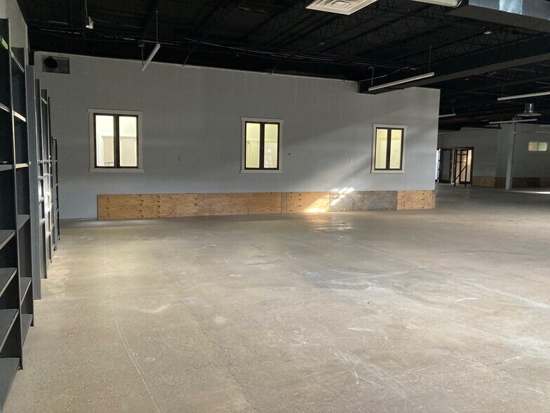 More Photos Of 1245 Hartrey Ave, Evanston Flex For Lease