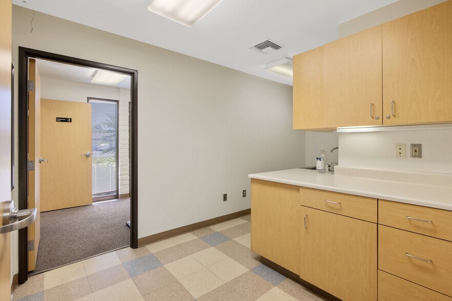 More Photos Of 561 N Alta Ave, Dinuba Medical For Lease