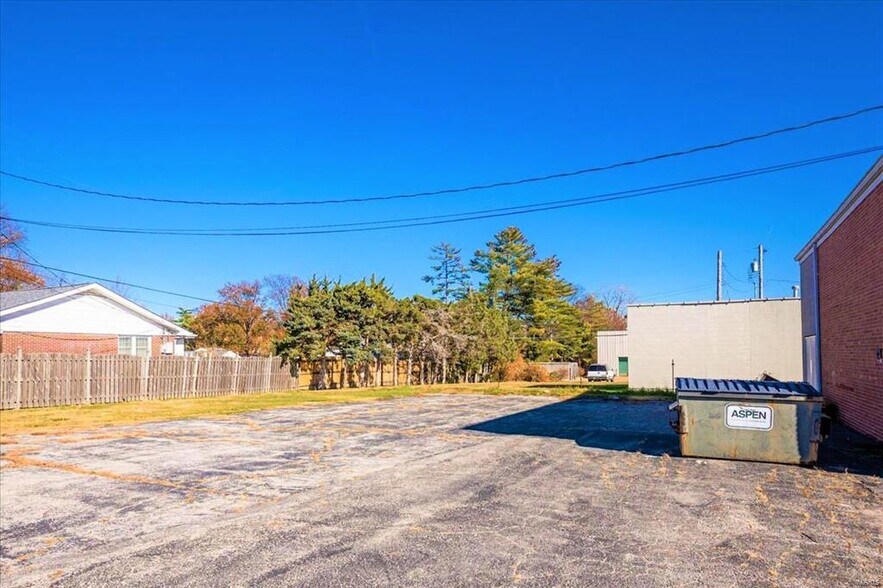 More Photos Of 9979 Watson Rd, Saint Louis Storefront Retail Office For Sale