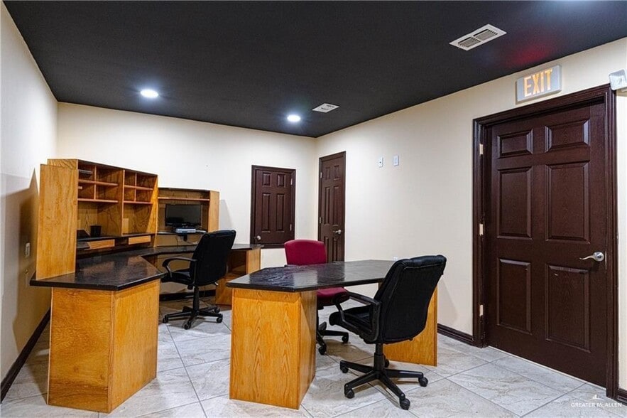 More Photos Of 2243 Pecan Blvd, McAllen Storefront Retail Office For Sale