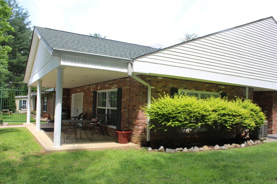 Primary Photo Of 67 Mountainbrook Rd, Asheville Assisted Living For Sale