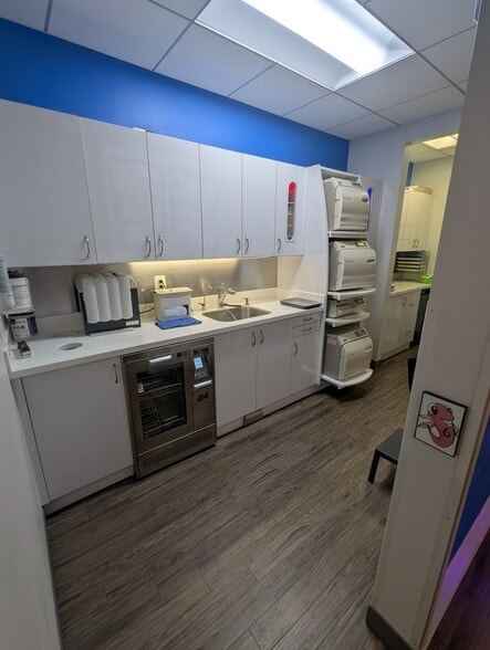 More Photos Of 5268-5294 Lyngate Ct, Burke Medical For Lease