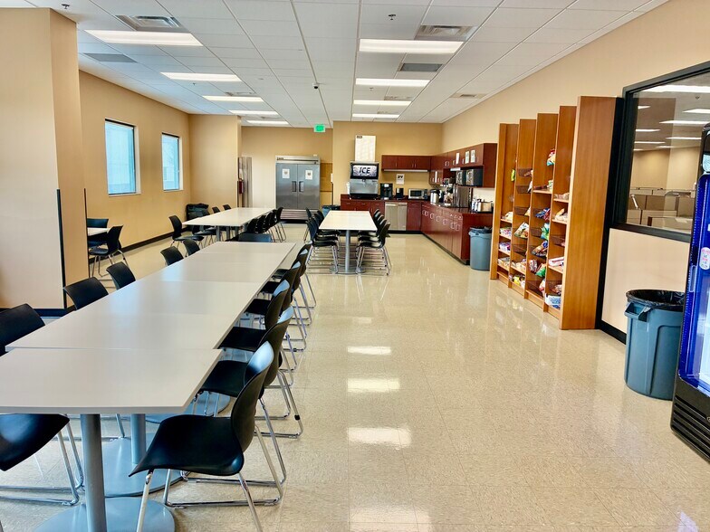 More Photos Of 3231 N Star Cir, Louisville Office For Lease