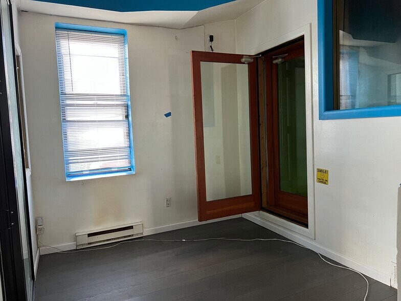 More Photos Of 600 Summit Ave, Union City General Retail For Sale