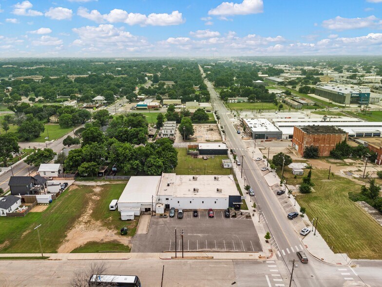 More Photos Of 910 Webster Ave, Waco Self Storage For Sale