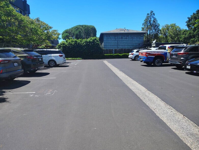 More Photos Of 1500 Grant Ave, Novato Office For Lease