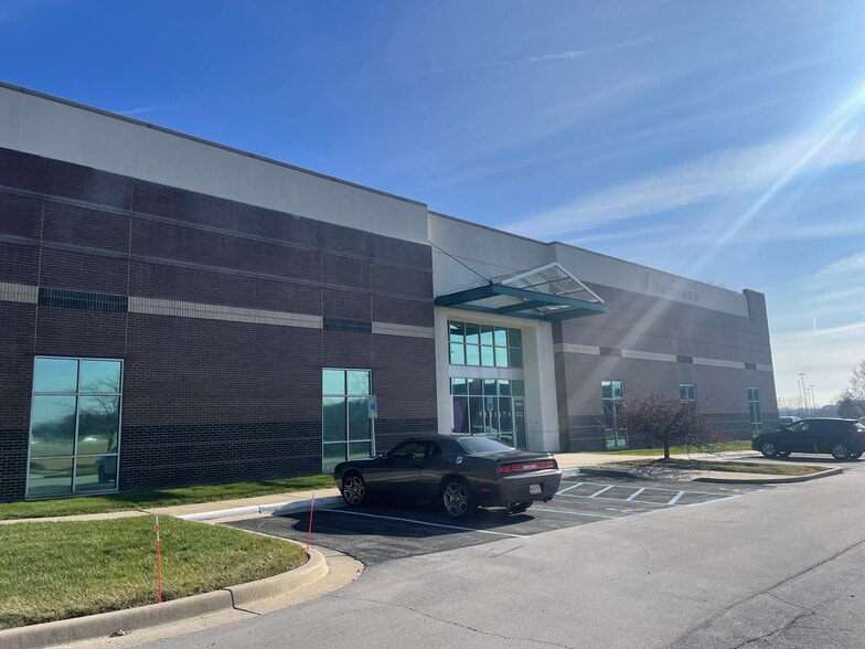 More Photos Of 9100 Fallview Dr, Fishers Office For Sale