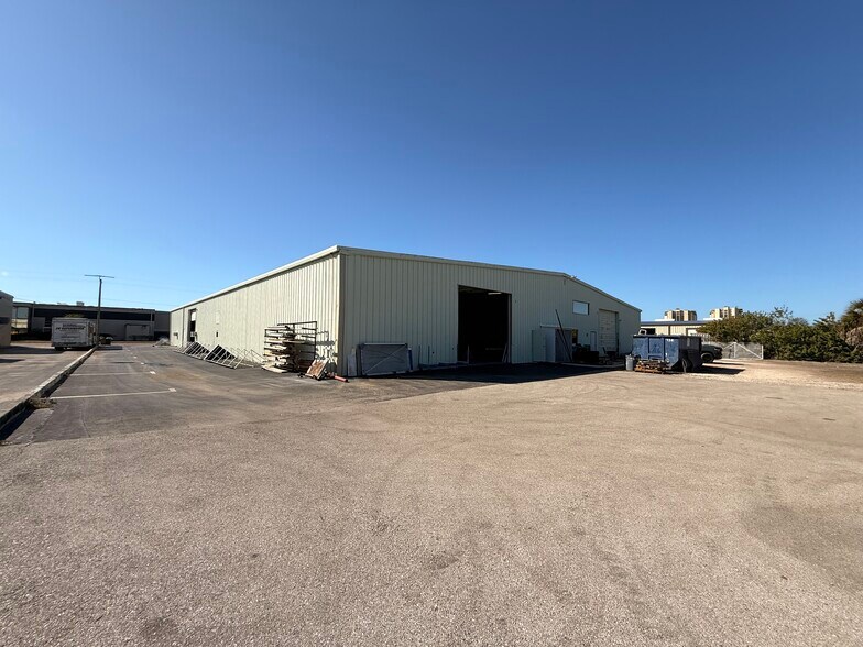 More Photos Of 2130 Andrea Ln, Fort Myers Warehouse For Lease