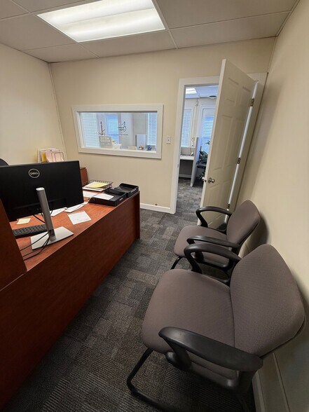 More Photos Of 609 E Madison Ave, Des Moines Office For Lease