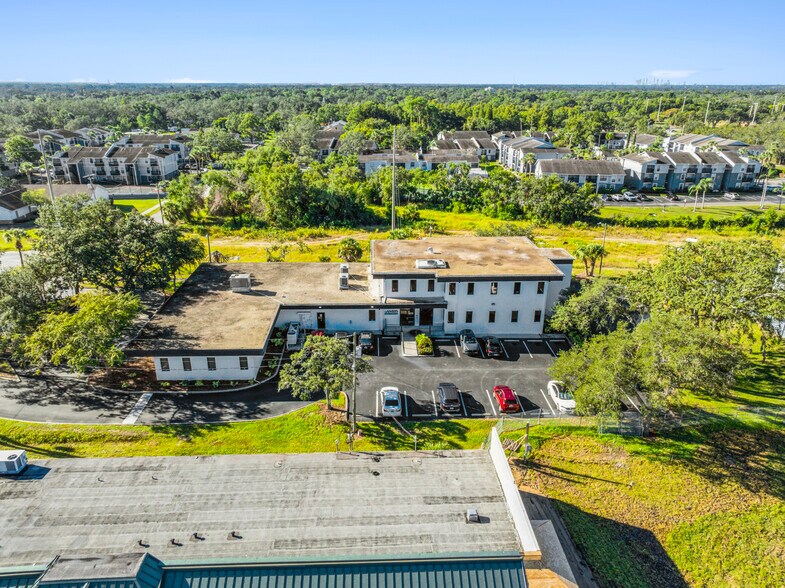 More Photos Of 11602 N 51st St, Tampa Office For Sale