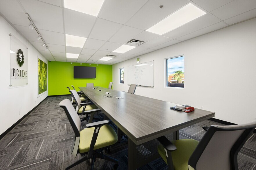 More Photos Of 32475 Date Palm Dr, Cathedral City Freestanding For Lease