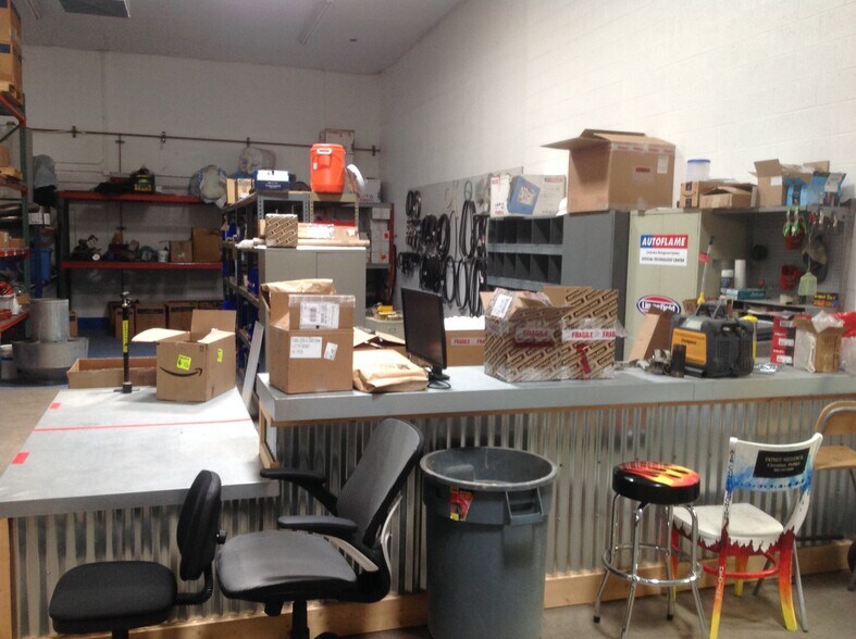 More Photos Of 4120 E Madison St, Phoenix Warehouse For Lease