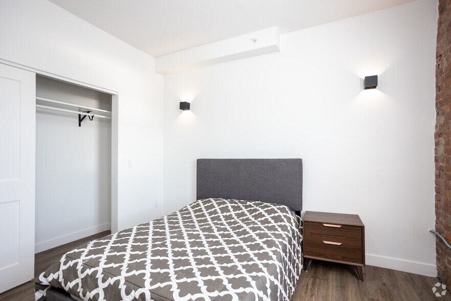 More Photos Of 595 E Broad St, Columbus Apartments For Sale