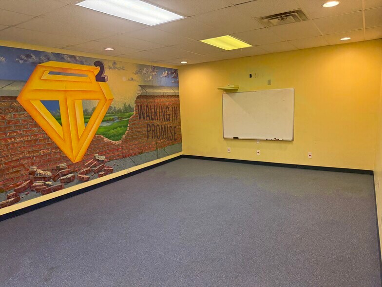 More Photos Of 5838-5868 Bigger Rd, Dayton Unknown For Lease